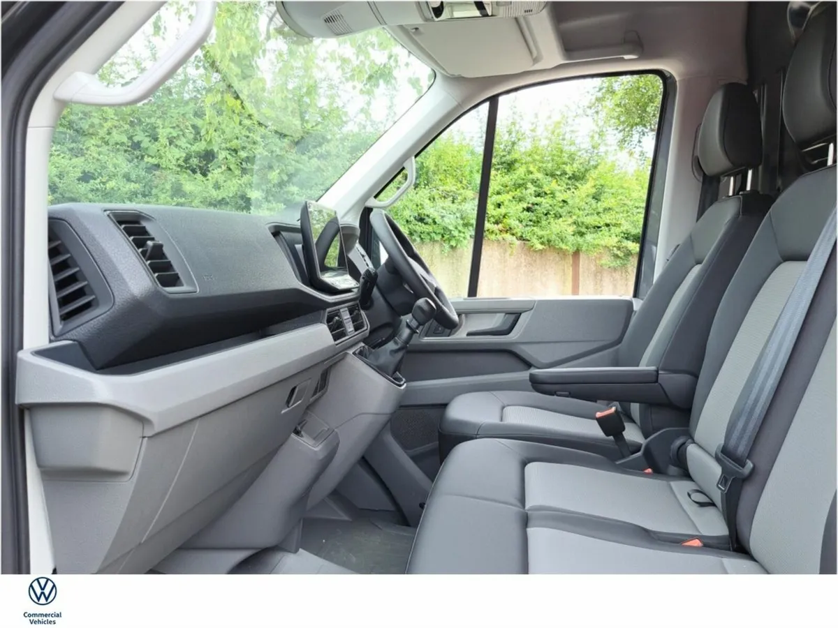 Volkswagen Crafter HIGHLINE MWB 177HP MANUAL - Image 4