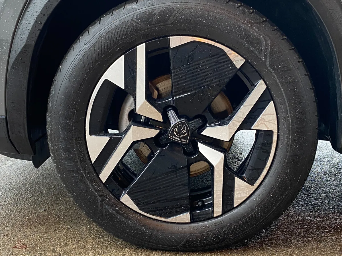 Peugeot 2008 1.2 Puretech 130bhp Allure - Image 4