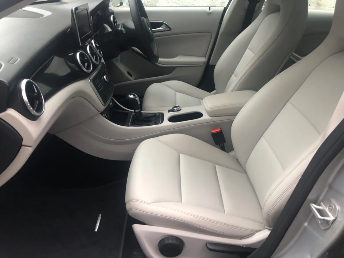2015 MERCEDES CLA LEATHER only 54000kms - Image 2