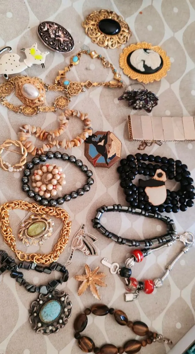 Retro and modern bracelets,brooches etc - Image 1