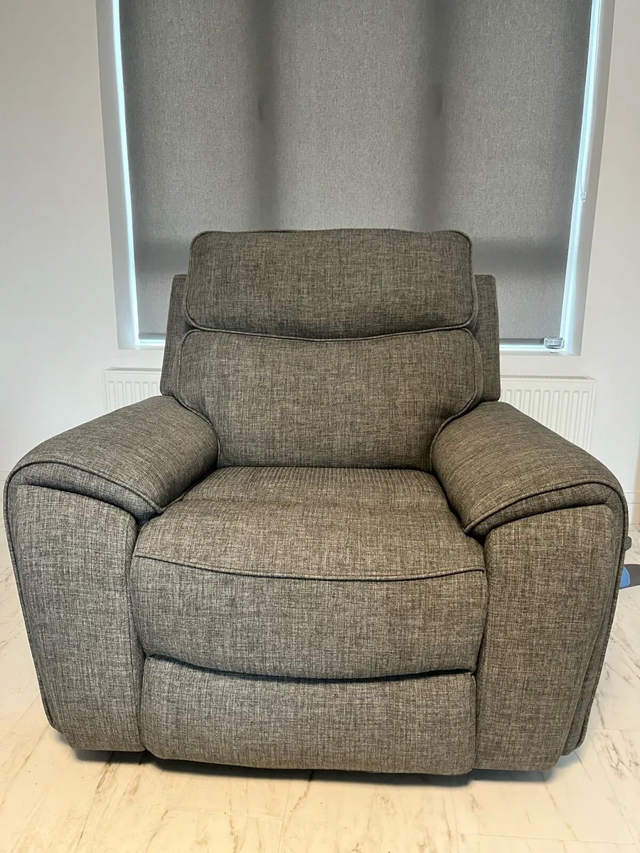Arm chair recliner - Image 2