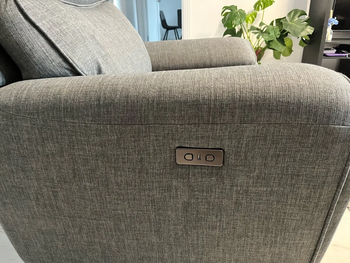 Arm chair recliner - Image 4