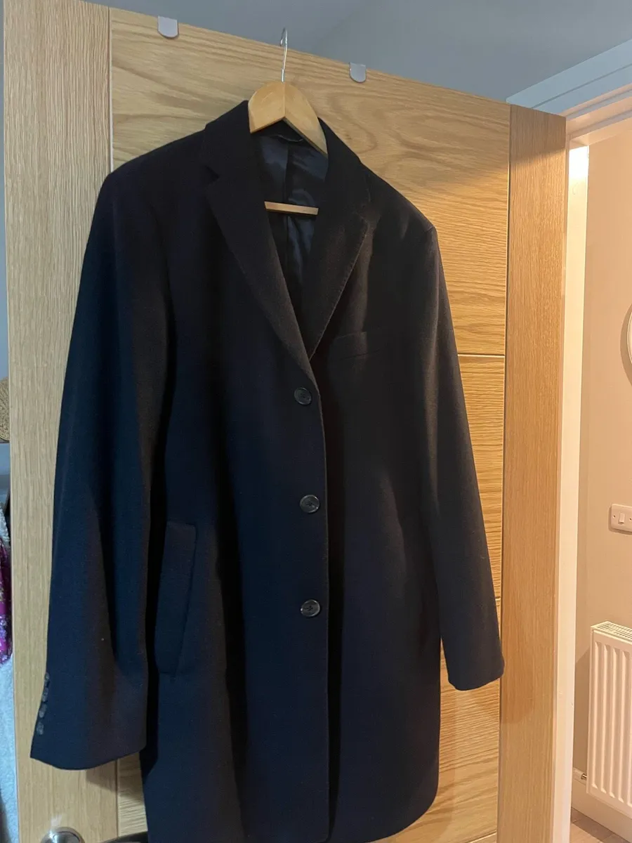 Men’s black winter coat - Image 4