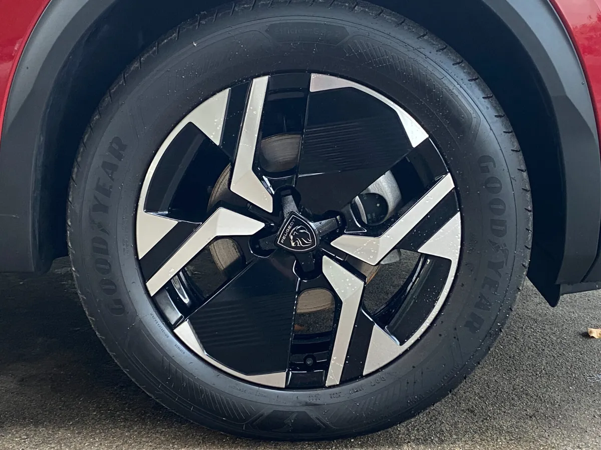 Peugeot 2008 1.2 Puretech 130bhp Allure - Image 4