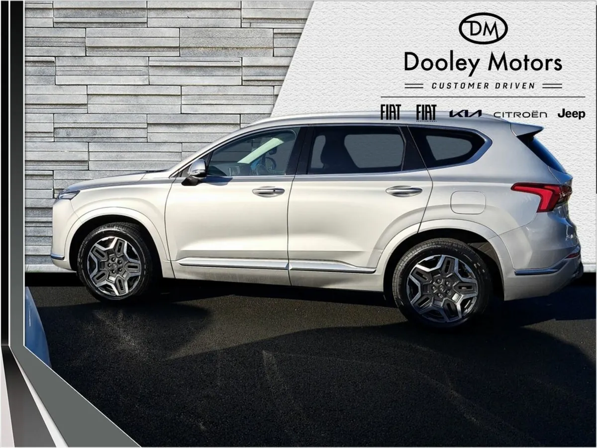 Hyundai Santa Fe 1.6 PHEV 4WD Executive Plus Auto - Image 4