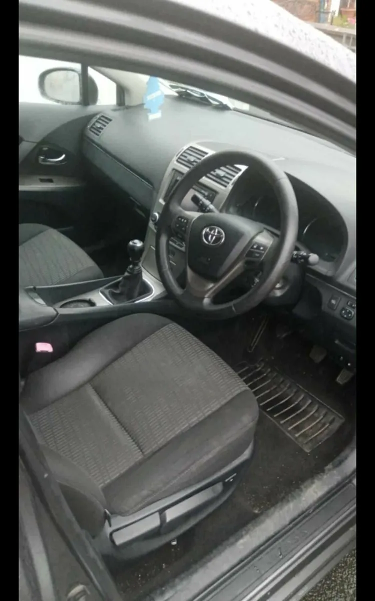 2011 Toyota Avensis Estate injector problem €950 - Image 3