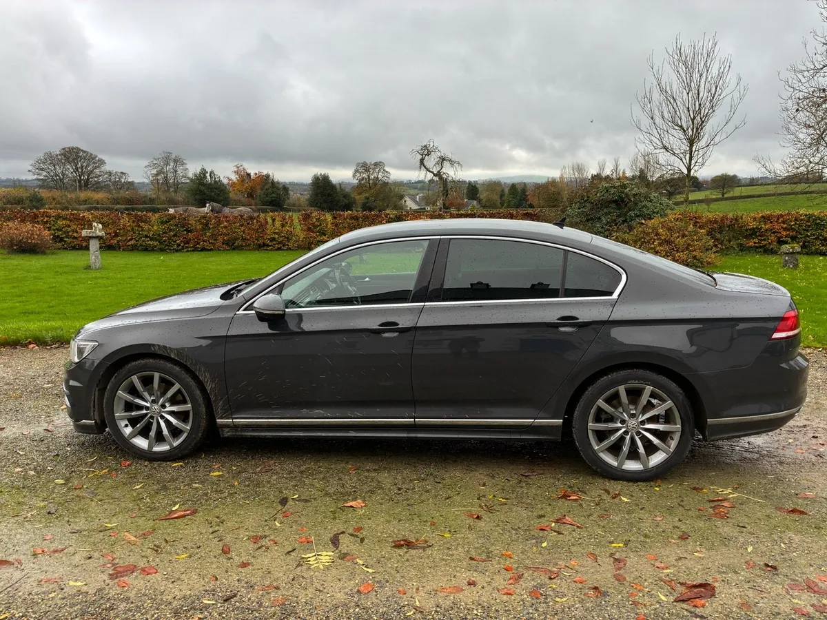 151 Rline Passat - Image 2