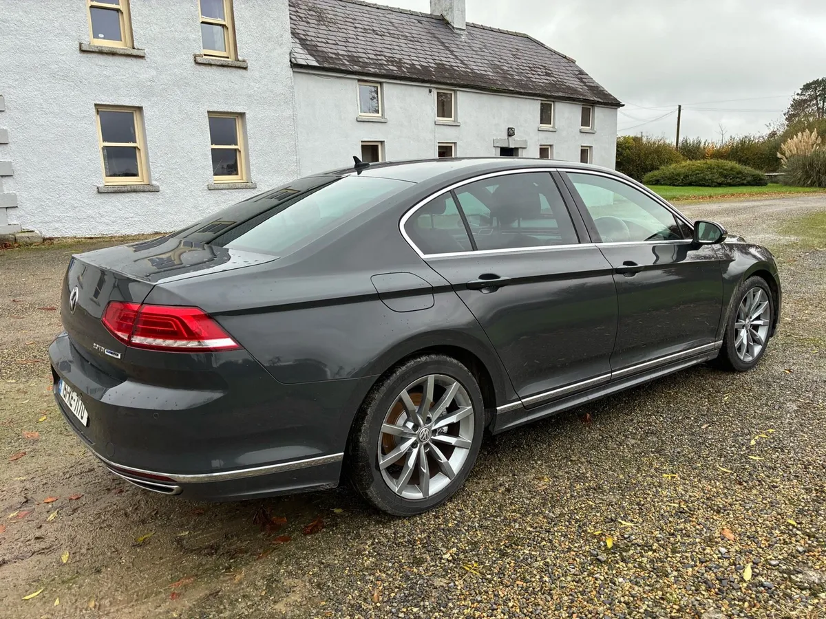 151 Rline Passat - Image 3