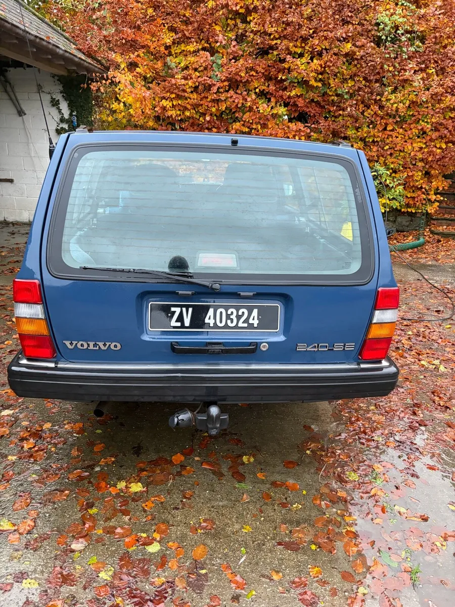 Volvo 240 2.0 SE 5dr - Image 4