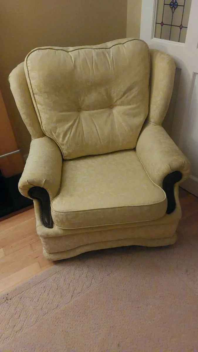 Couch/sofa/ 2 armchairs - Image 3