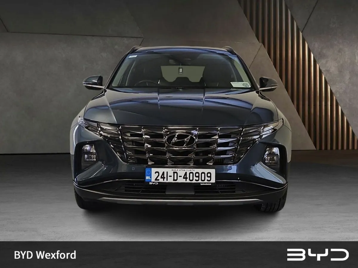Hyundai Tucson 2WD Executive Plus - Image 3