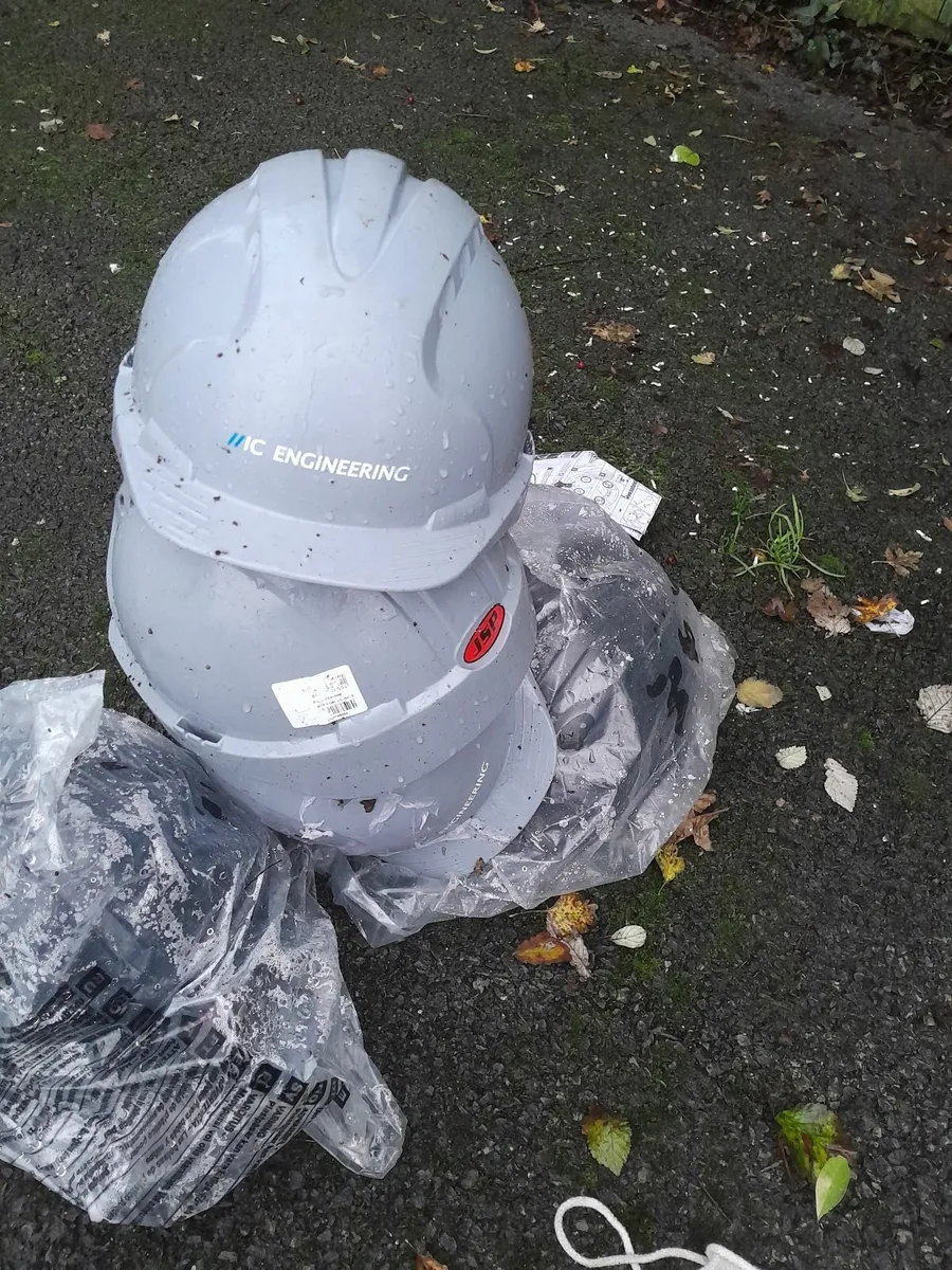 Builders hard hats - Image 1