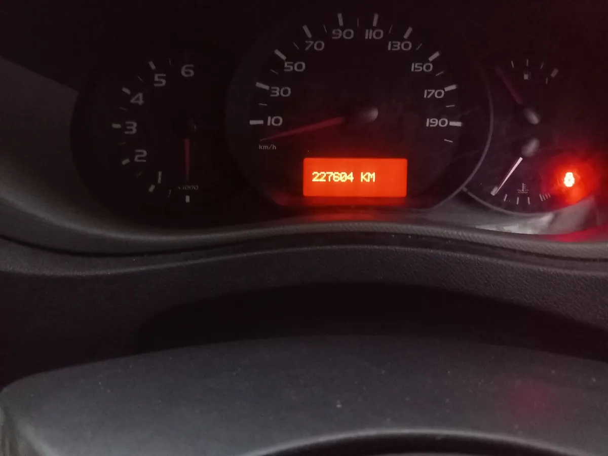 Renault Master 2015 mobile car tyre unit - Image 2