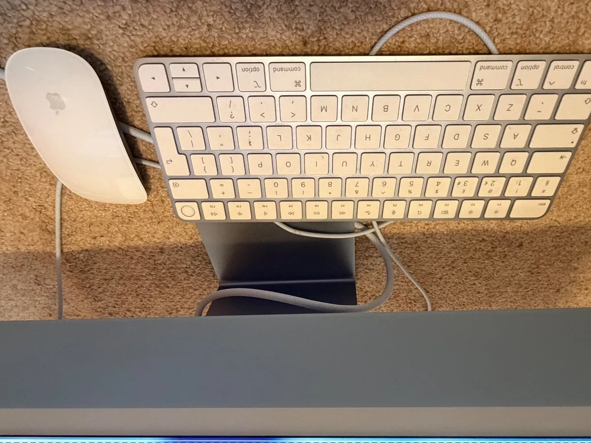 iMac 24 inch M1 2022 Apple blue - Image 3