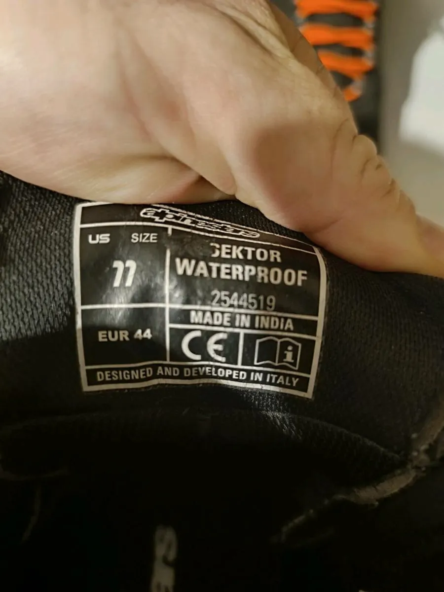 Motorcycle gear - Image 2