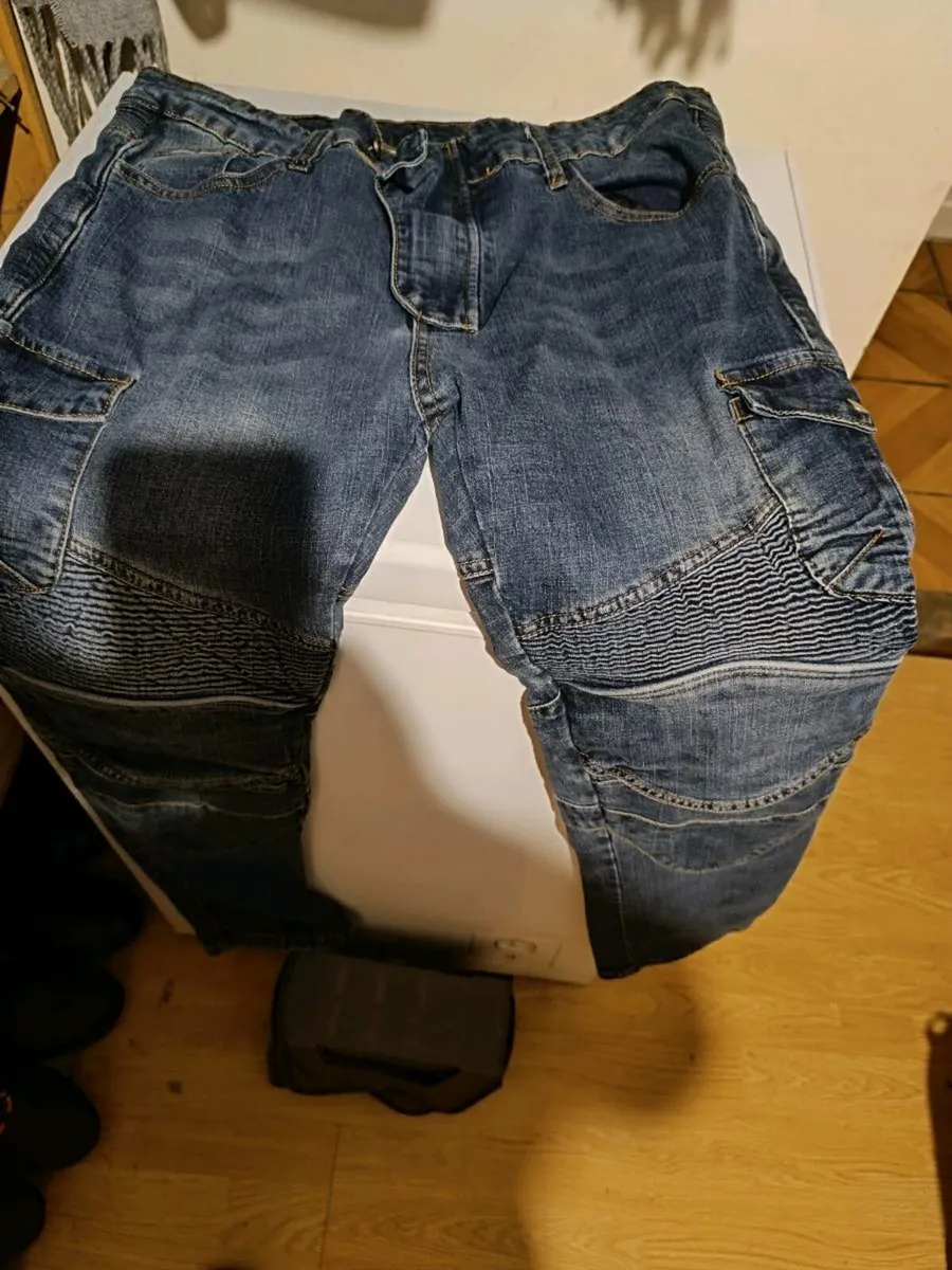 Motorcycle gear - Image 3