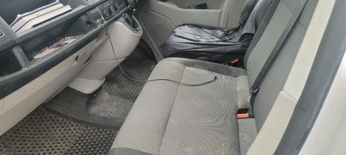 2016 Volkswagen Transporter 150bhp 6 speed - Image 3