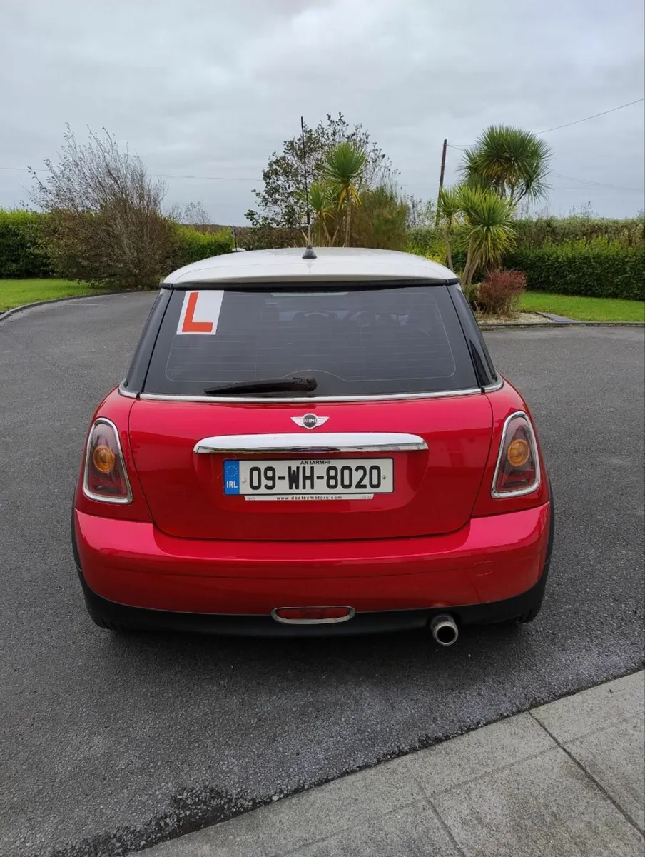 Mini Cooper 2009 - Image 2