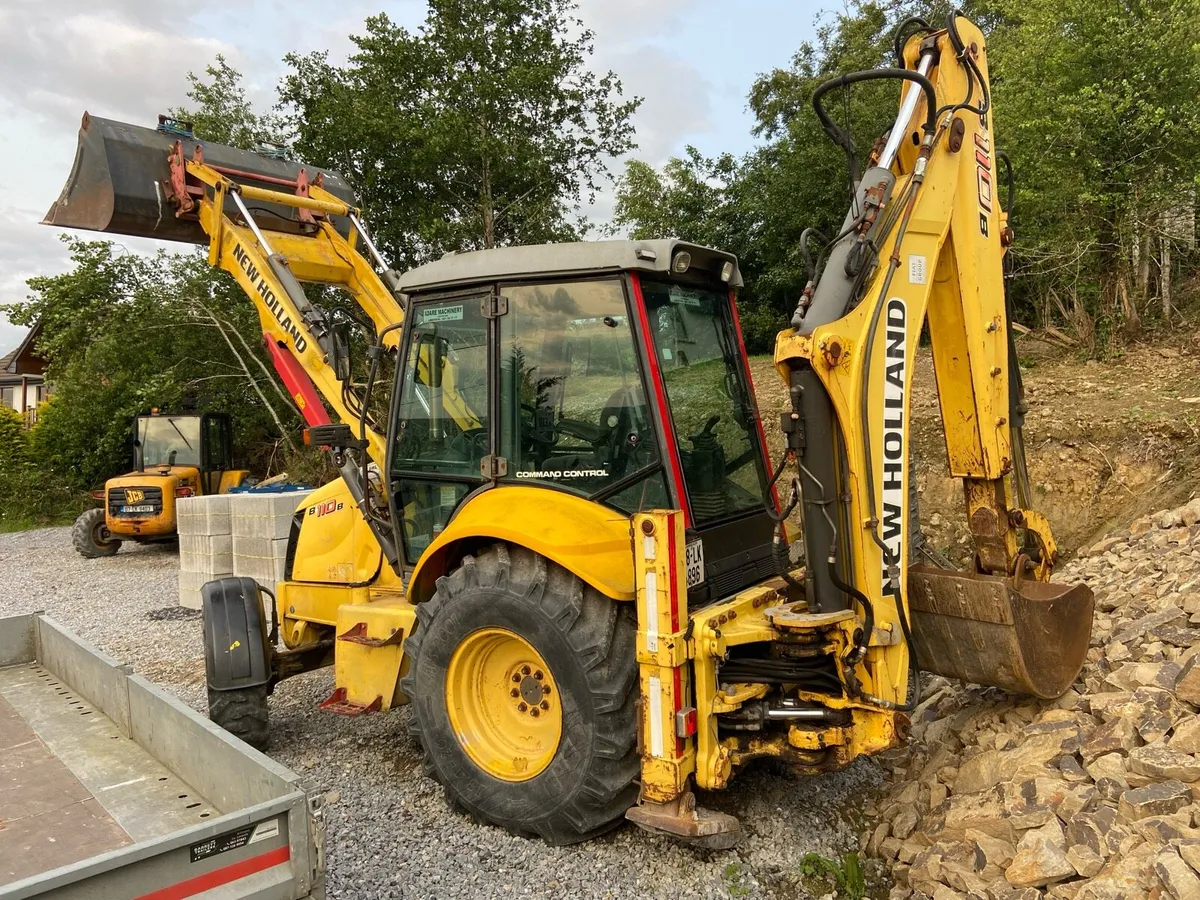 New Holland back hoe - Image 1