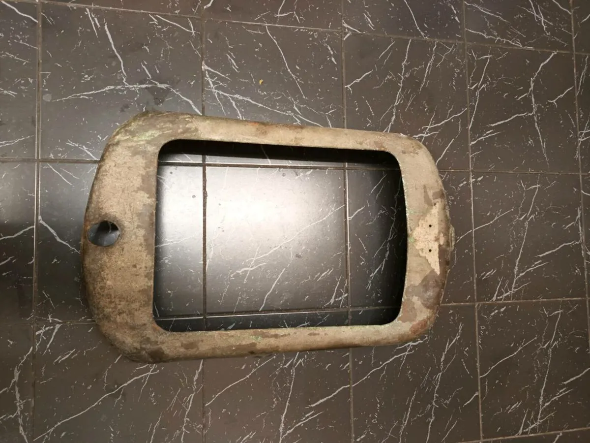 Vintage Car Radiator surround - Image 1