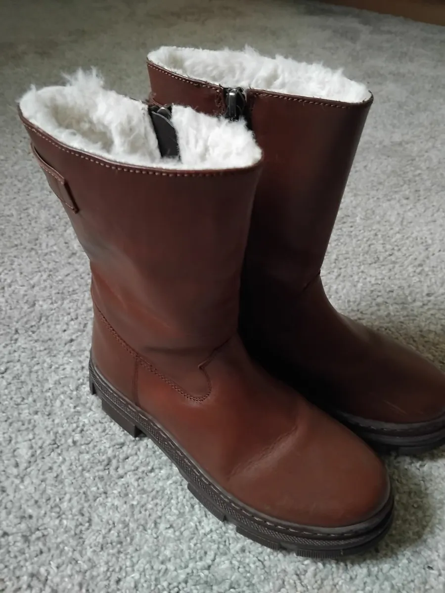 Girls Brown Boots, Size UK1 - Image 2