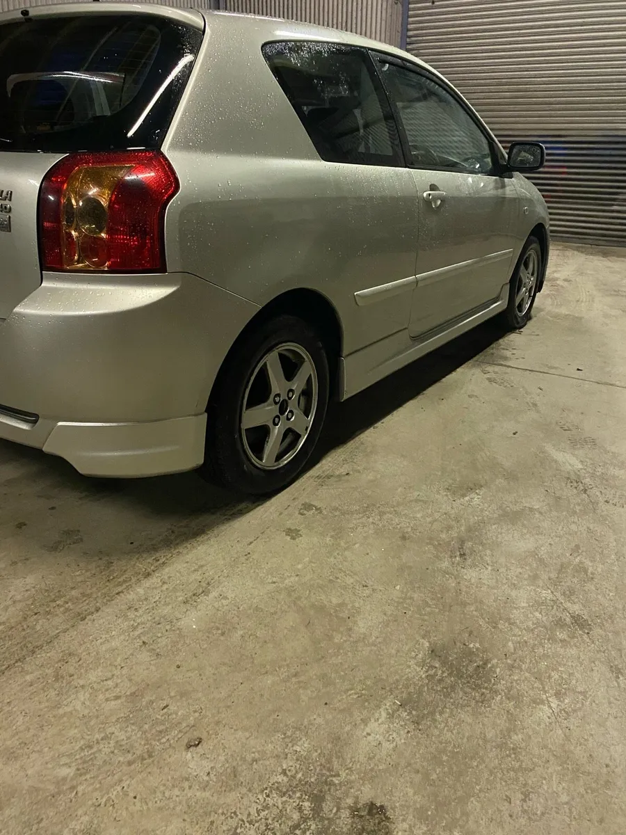 Toyota Corolla - Image 4