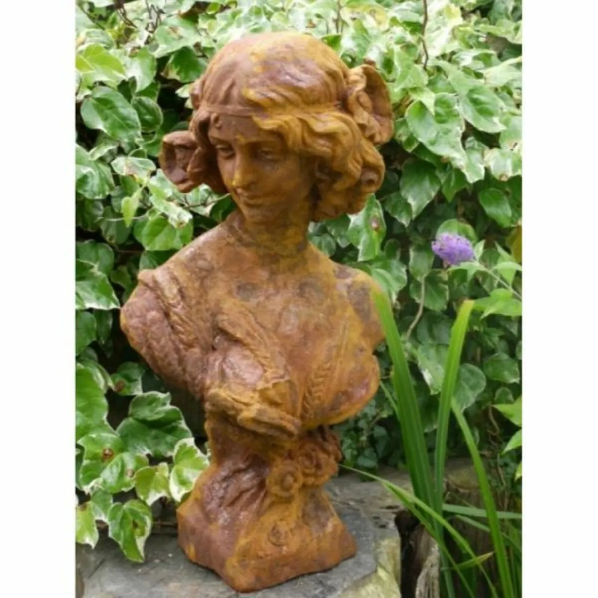 Rusty Bust – D2770