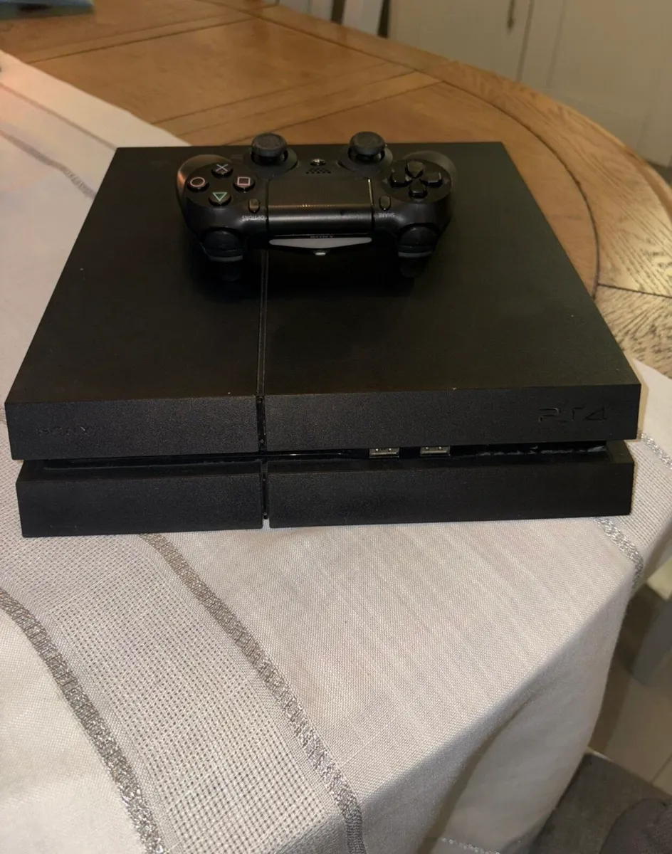 PlayStation 4 (PS4) Bundle + 8 Games - Image 2