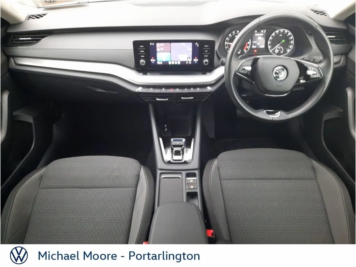 Skoda Octavia Octavia AMB 2.0tdi 115HP DSG - Image 2