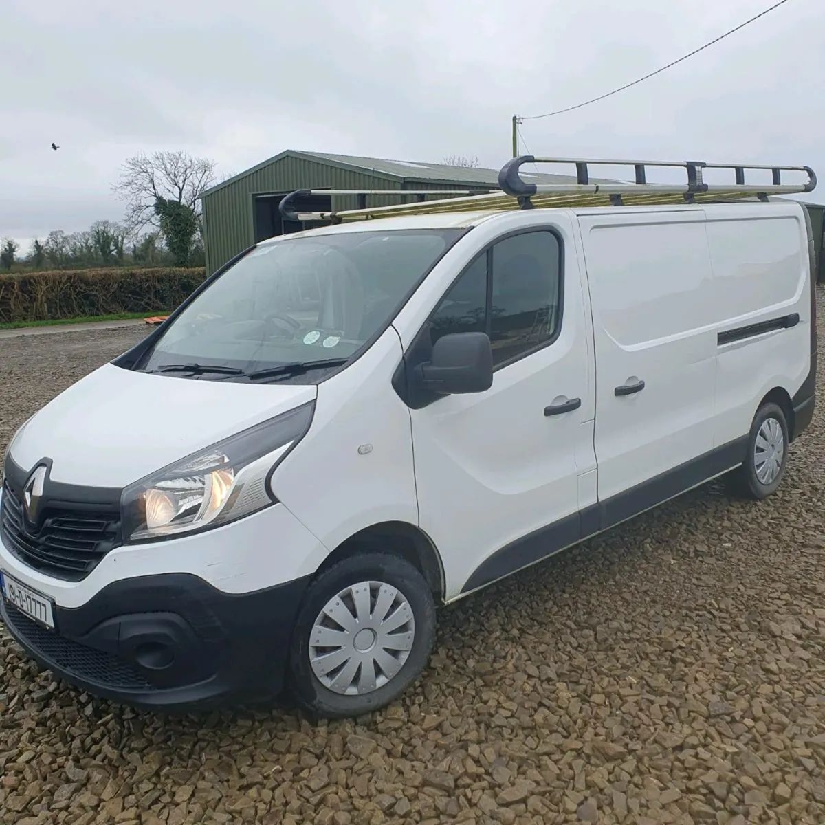 2019 Renault traffic van - Image 2