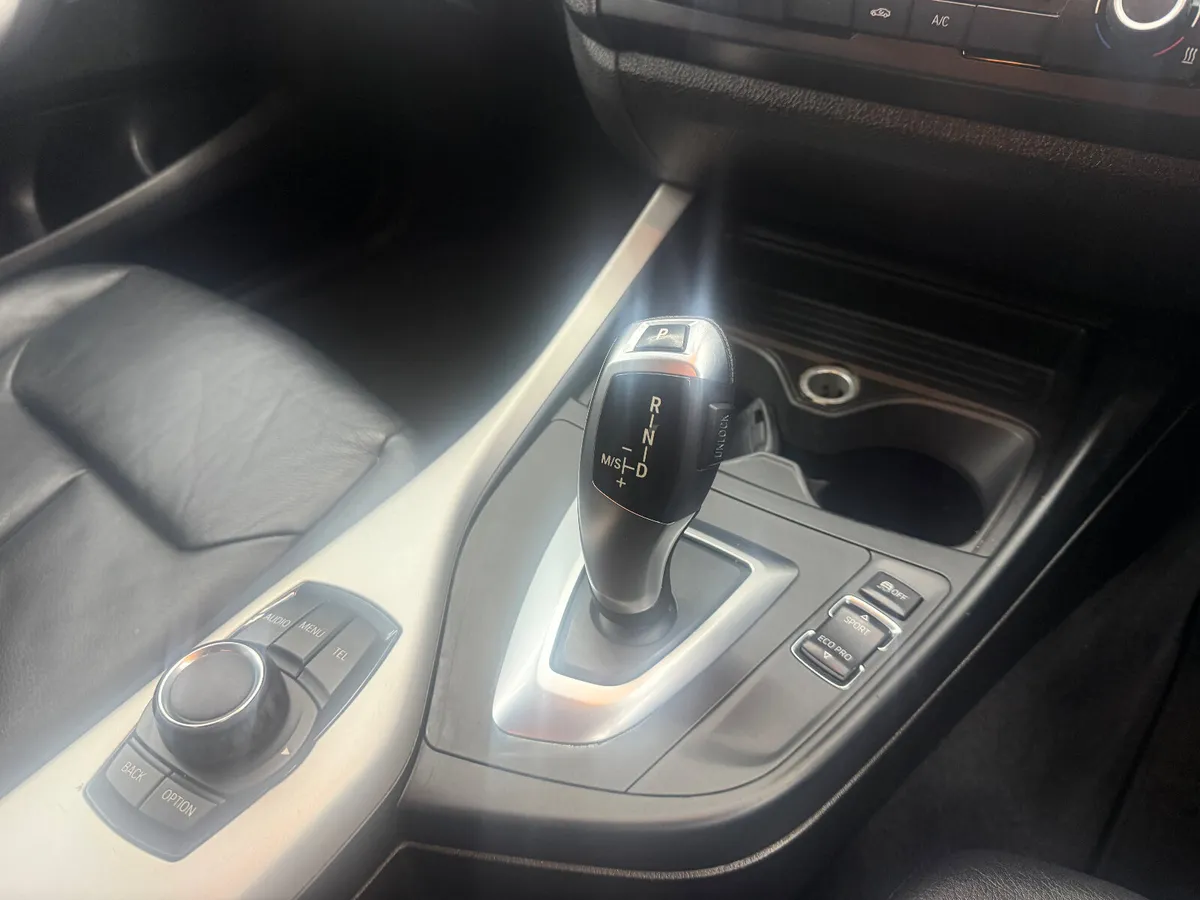 BMW 1-Series DISEL AUTOMATIC 2014 LEATHER - Image 4