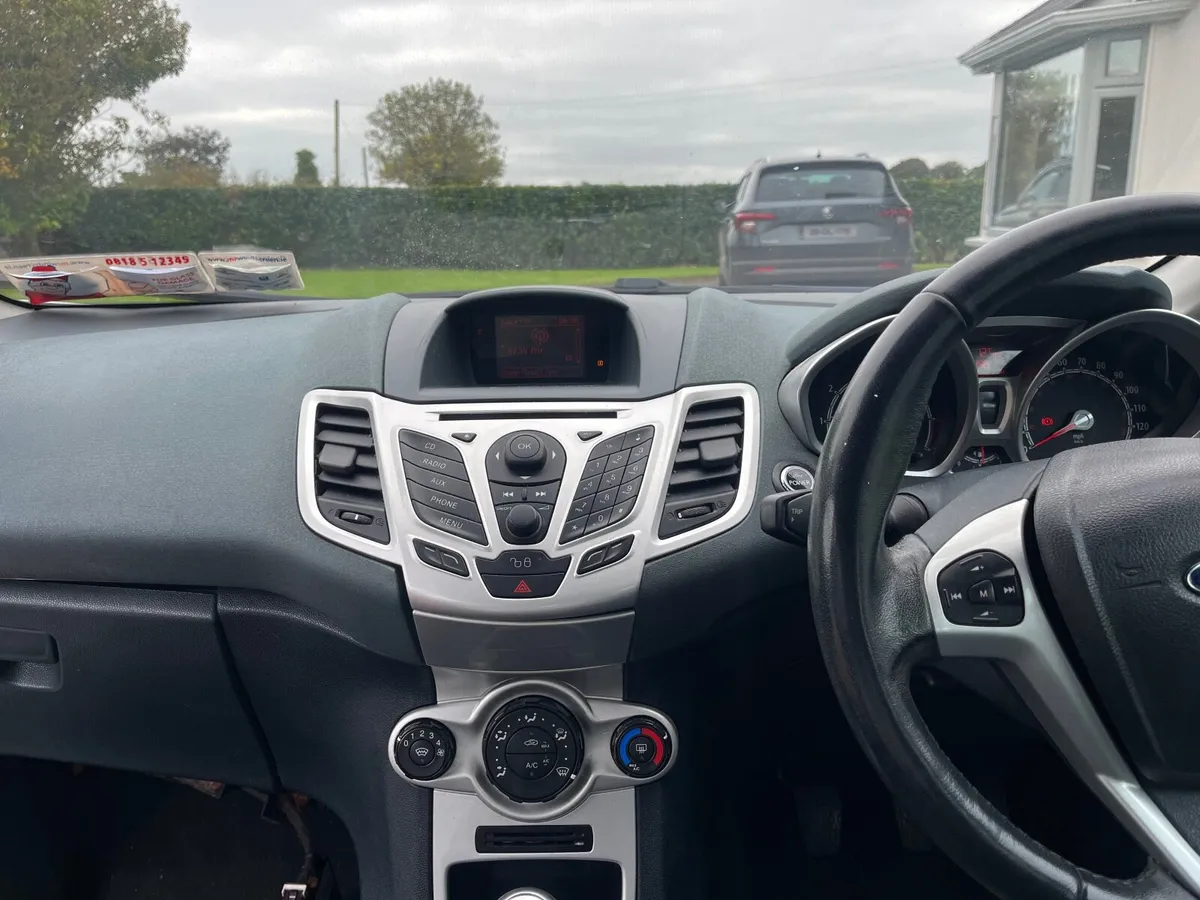 Ford Fiesta 2012 - Image 2