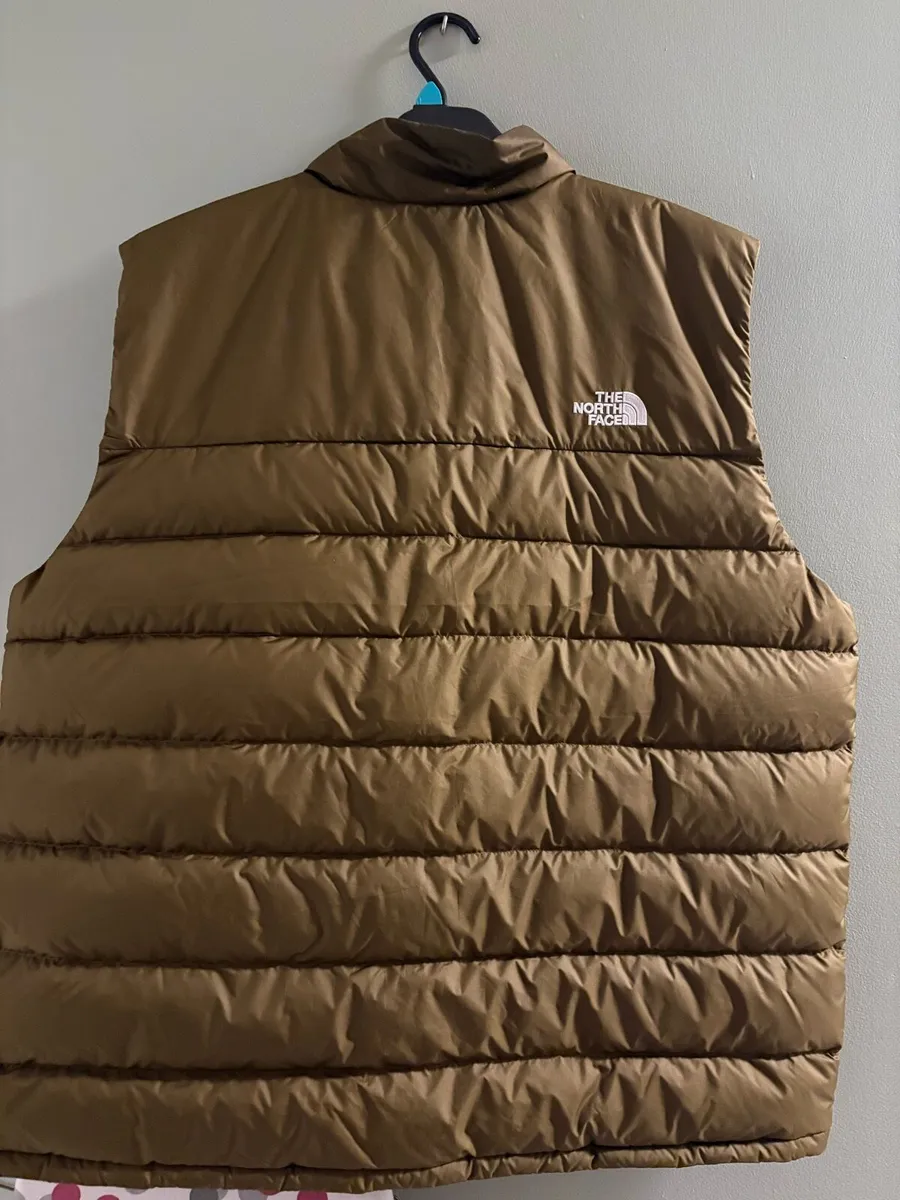 Man’s north face gillet - Image 2