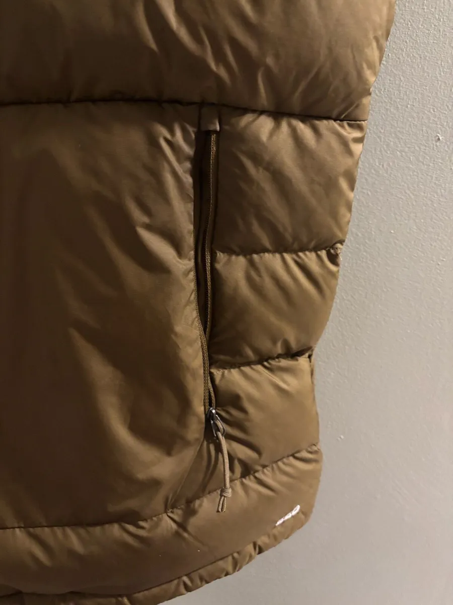 Man’s north face gillet - Image 3