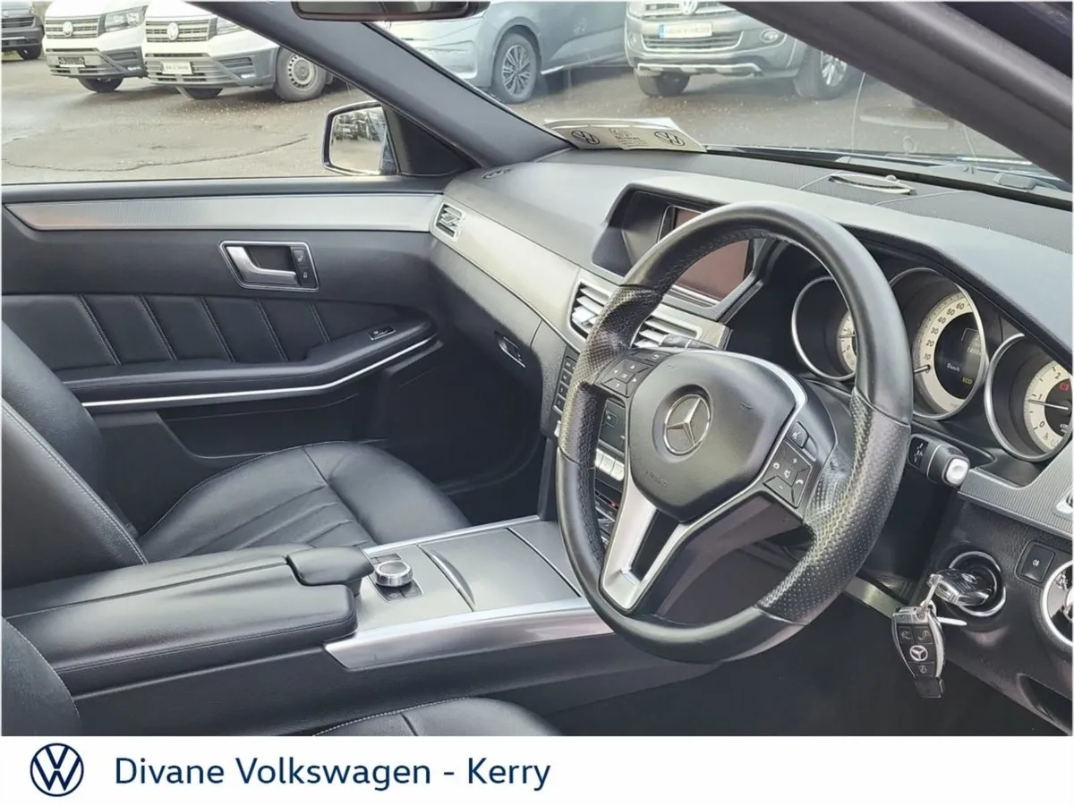 Mercedes-Benz E-Class E 200 Bluetec Classic A/T - Image 2