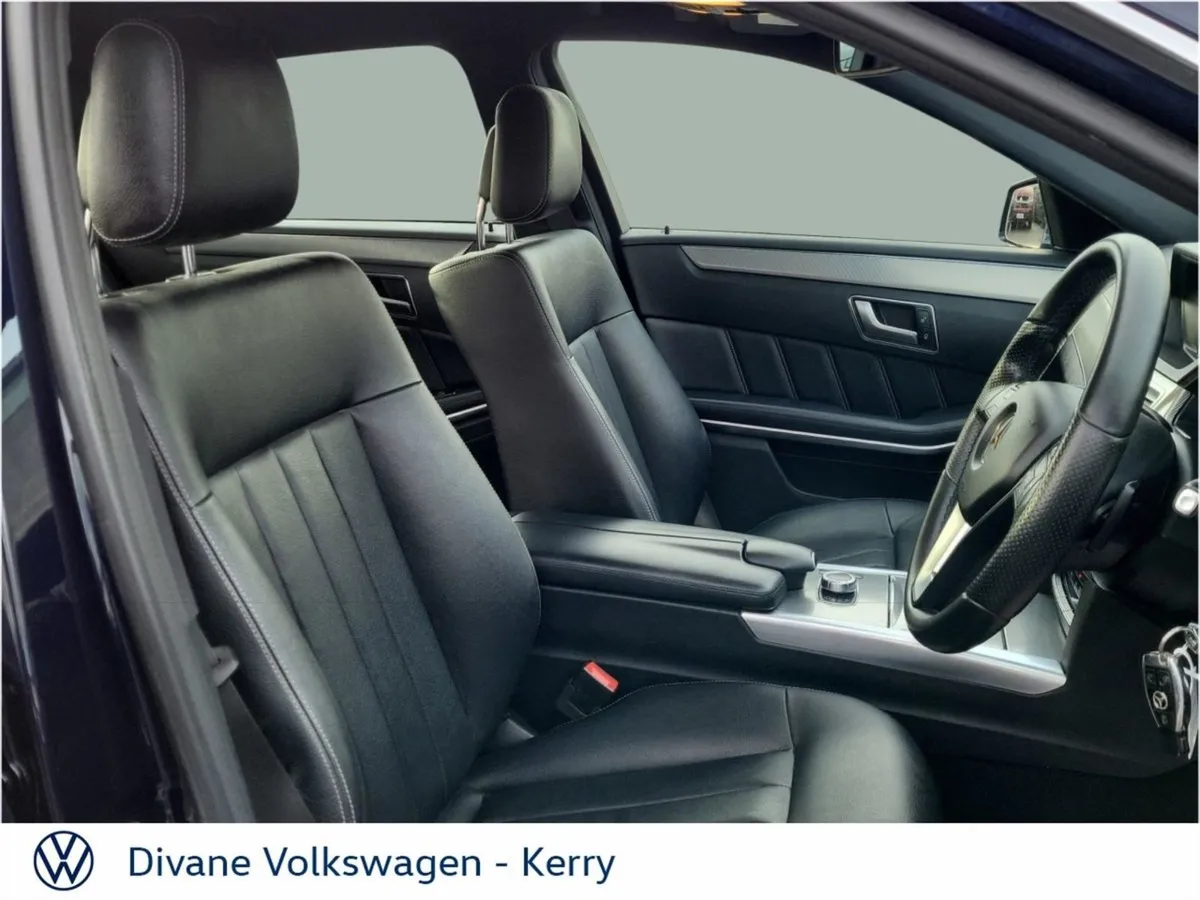 Mercedes-Benz E-Class E 200 Bluetec Classic A/T - Image 4