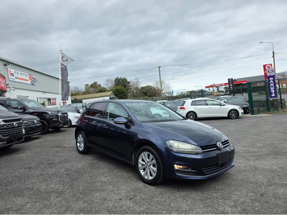 Volkswagen Golf 1.2 COMFORTLINE * REVERSING CAMERA - Image 2