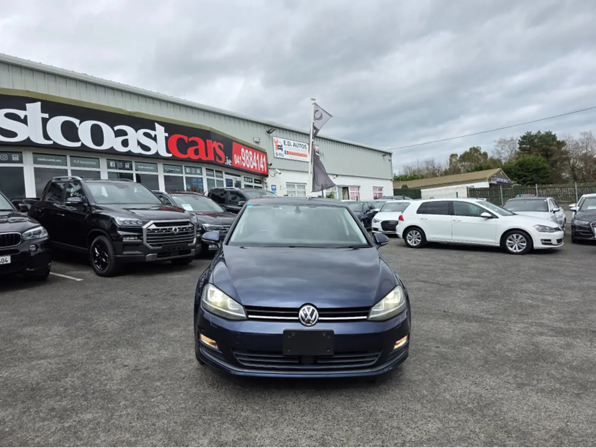 Volkswagen Golf 1.2 COMFORTLINE * REVERSING CAMERA - Image 4