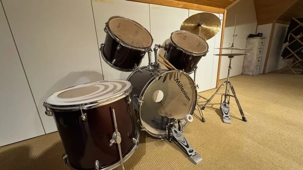 Drum kit beginner - Image 1