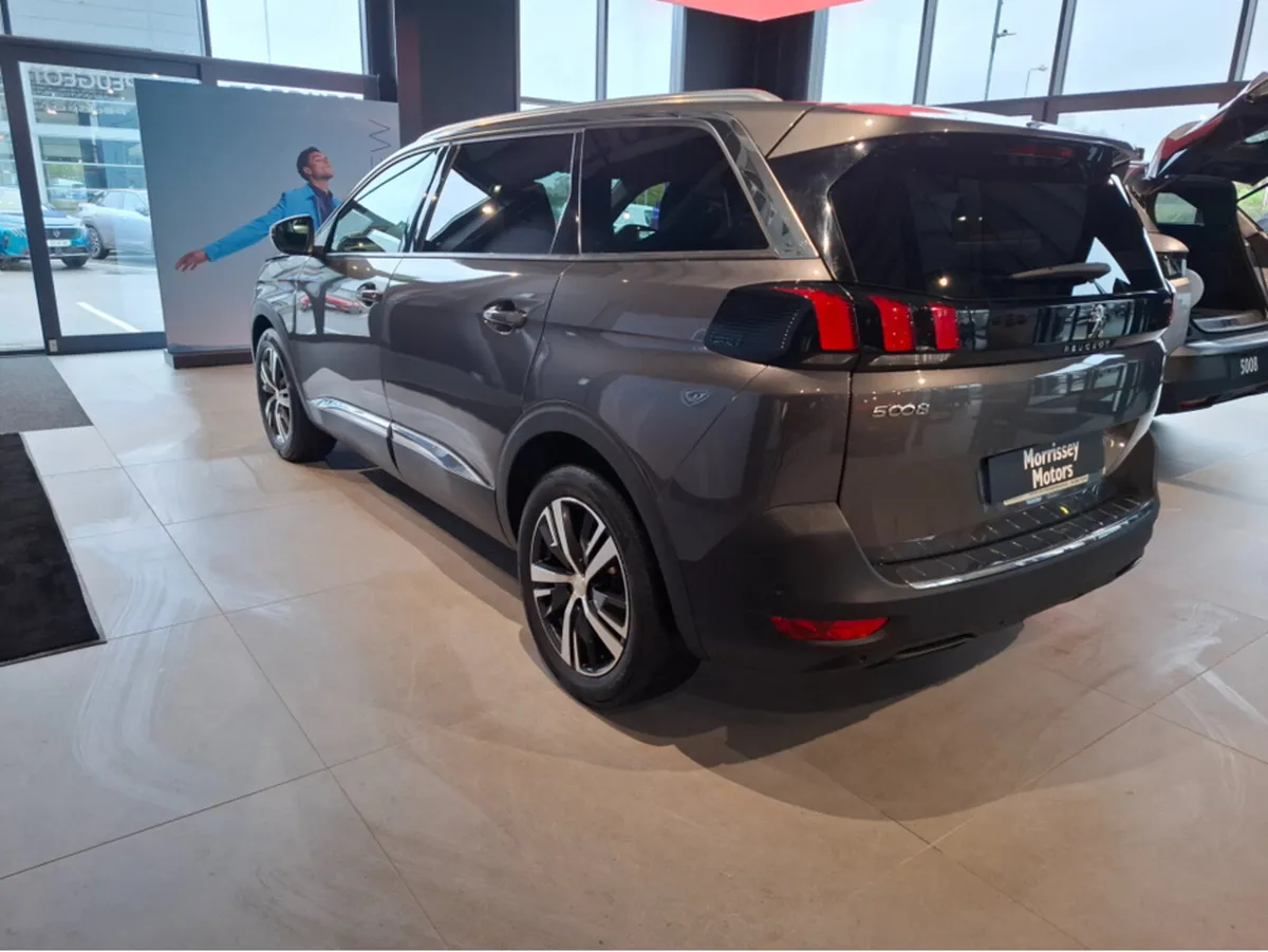 Peugeot 5008 ALLURE 1.2 130 4DR - Image 4