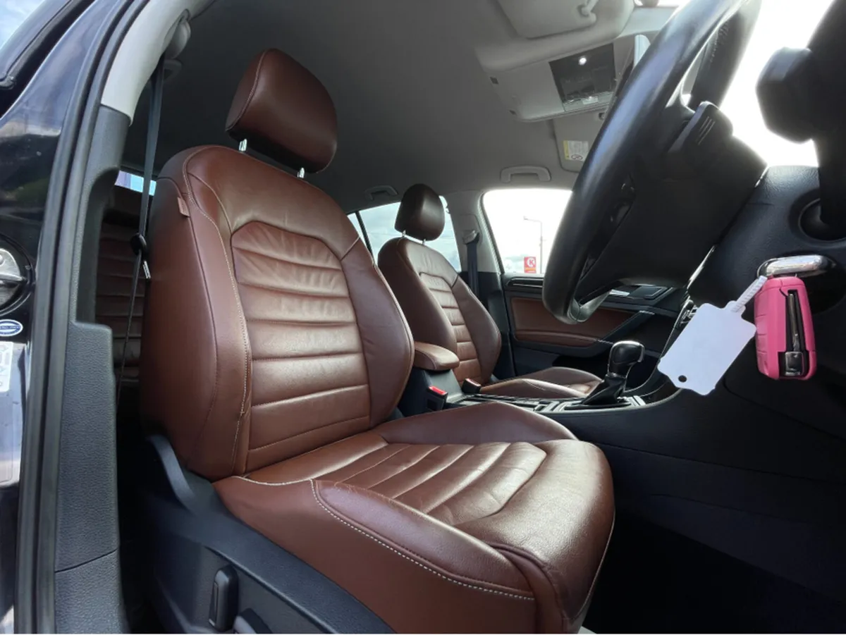 Volkswagen Golf 1.4 TSI FULL TAN LEATHER SEATS HIG - Image 3
