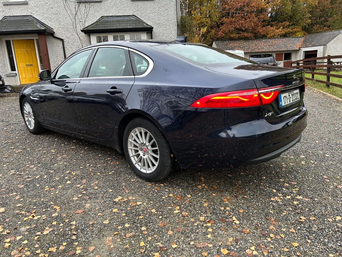 2017 Jaguar XF Prestige - Image 4