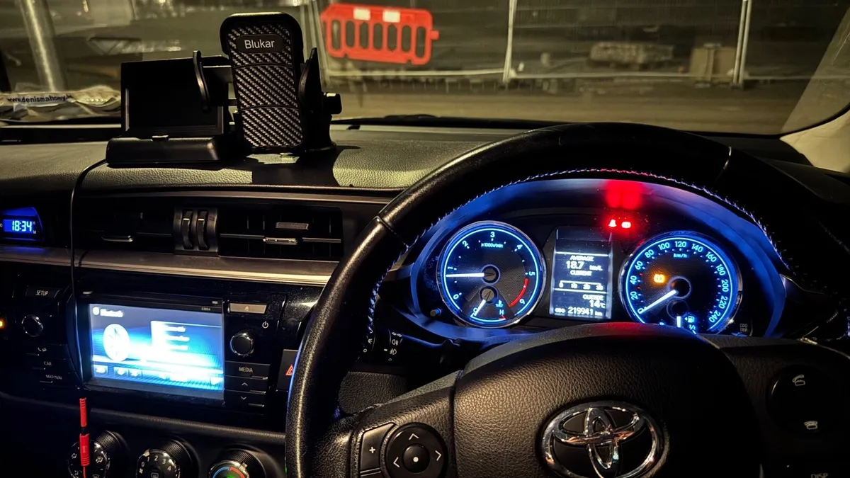 Toyota Corolla 2015 Luna - Image 3