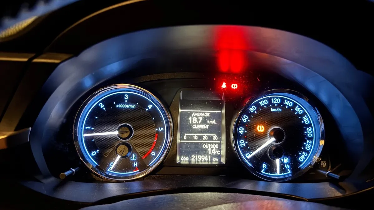 Toyota Corolla 2015 Luna - Image 4