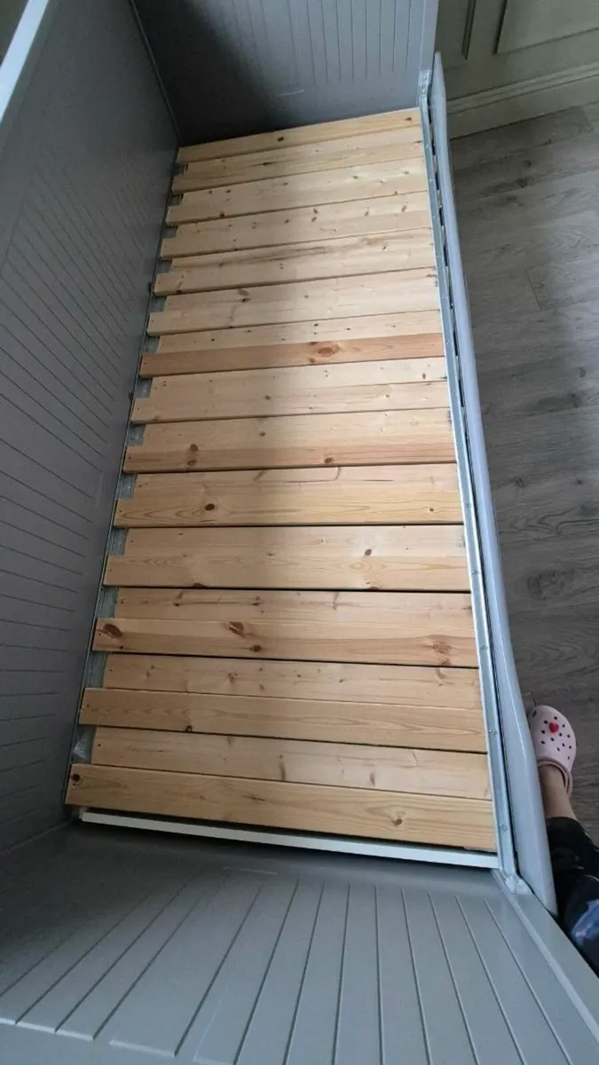 Single bed - Image 2