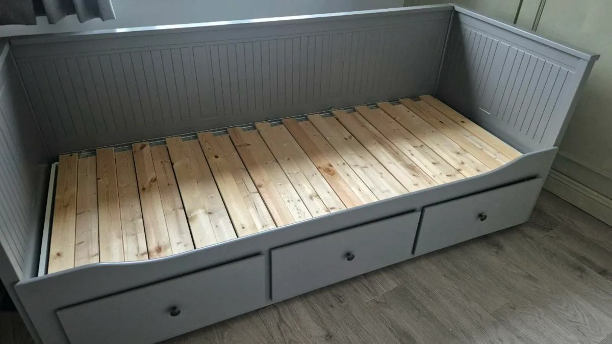 Single bed - Image 3