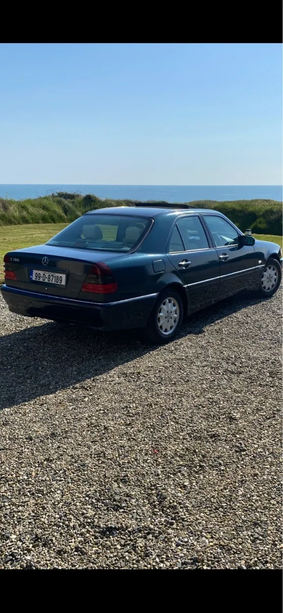 W201 Mercedes - Image 3