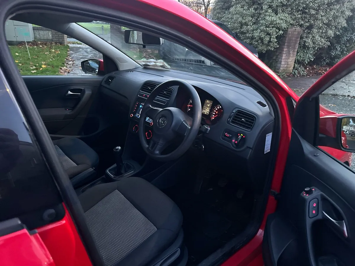 DEPOSIT TAKEN !!! Volkswagen POLO LOW MMILAGE - Image 3