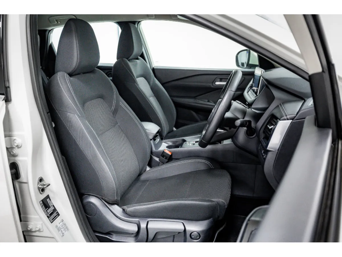 Nissan Qashqai *Family Car - Low mileage*ACENTA PR - Image 3