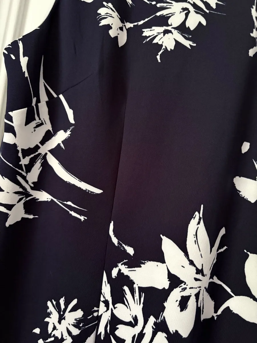 Ladies dress - Image 3